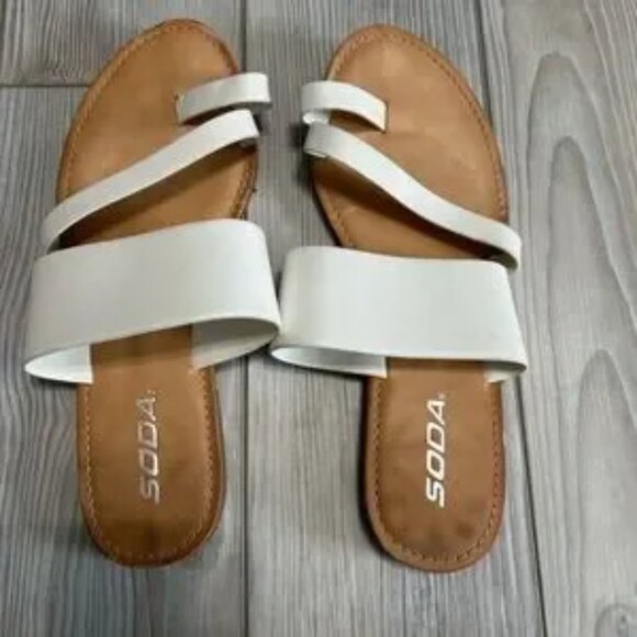 Soda white size 8 up on sandals very small stain to right shoe as pictured - Picture 2 of 4